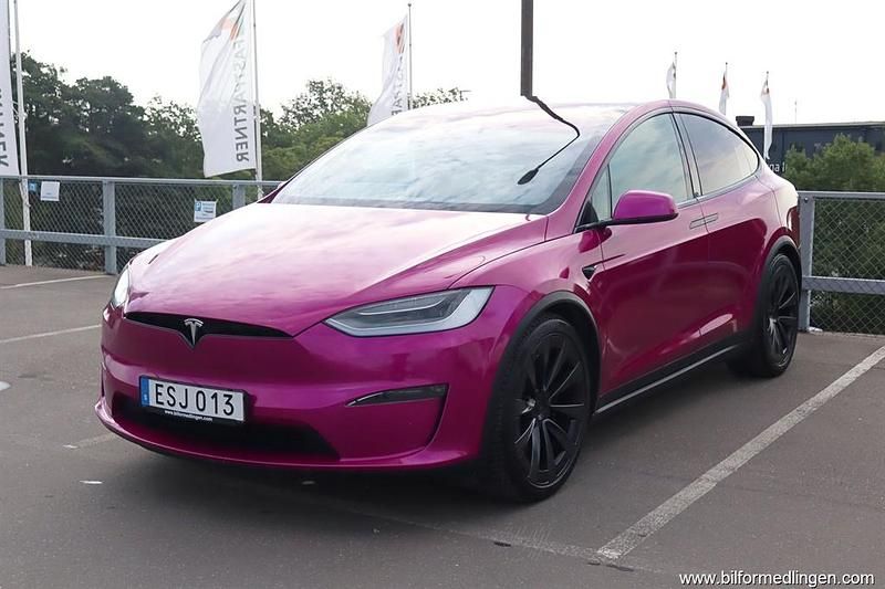Vit Begagnad 2023 Tesla Model X Long Range AWD SUV | 858 900 kr - Bild 1/4