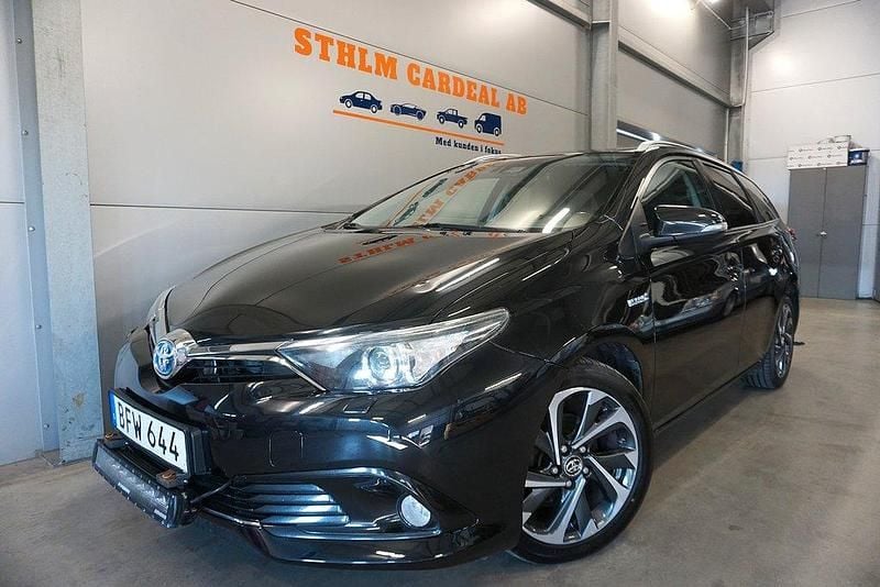 Svart Begagnad 2016 Toyota Auris Touring Sports Active Kombi | 154 900 kr (Marknadspris) - Bild 1/4