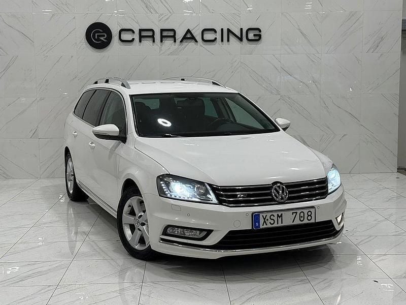 Vit Begagnad 2013 VW Passat R-line Kombi | 69 900 kr (Bra pris) - Bild 1/4