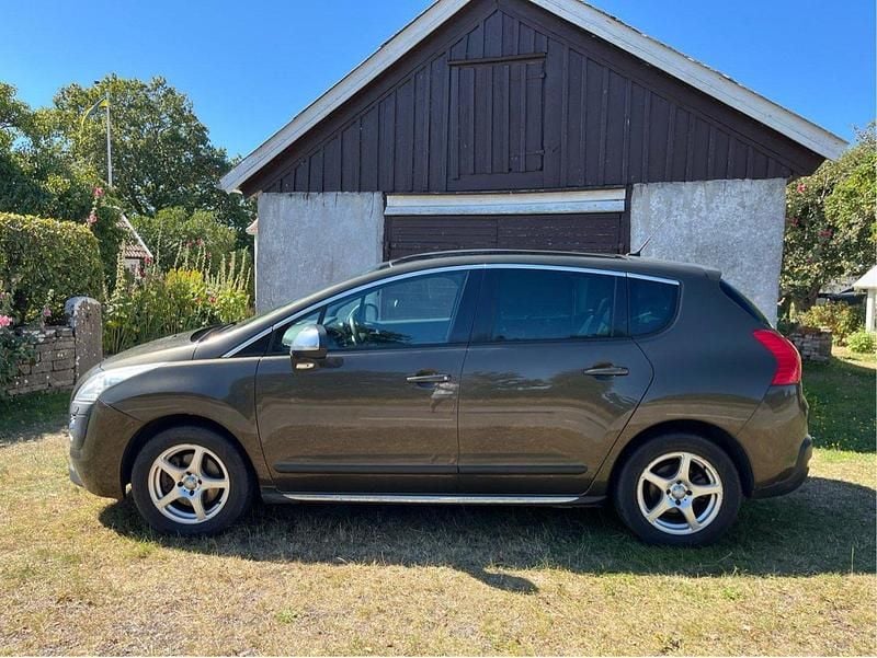 Brun Begagnad 2010 Peugeot 3008 Kombi | 38 000 kr (Marknadspris) - Bild 1/4