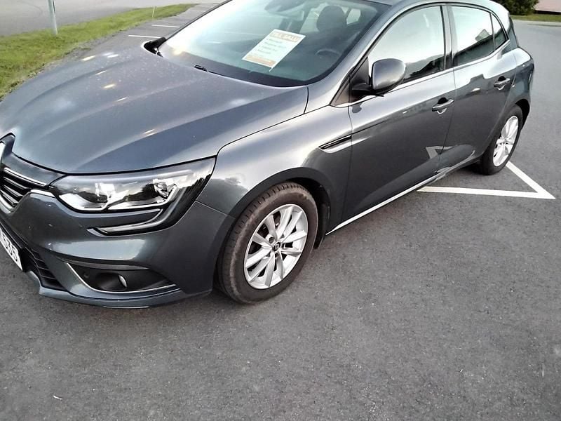 Grå Begagnad 2017 Renault Mégane IV Halvkombi | 105 000 kr (Dyr) - Bild 1/4