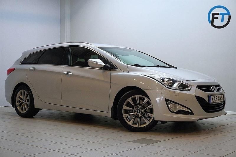 Silver Begagnad 2014 Hyundai i40 Kombi | 127 800 kr (Marknadspris) - Bild 1/4
