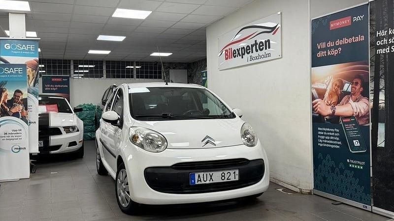 Vit Begagnad 2008 Citroën C1 Halvkombi | 38 900 kr (Marknadspris) - Bild 1/4