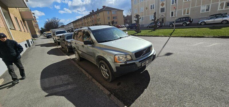 Grön Begagnad 2004 Volvo XC90 Standard SUV | 32 000 kr (Superpris) - Bild 1/4