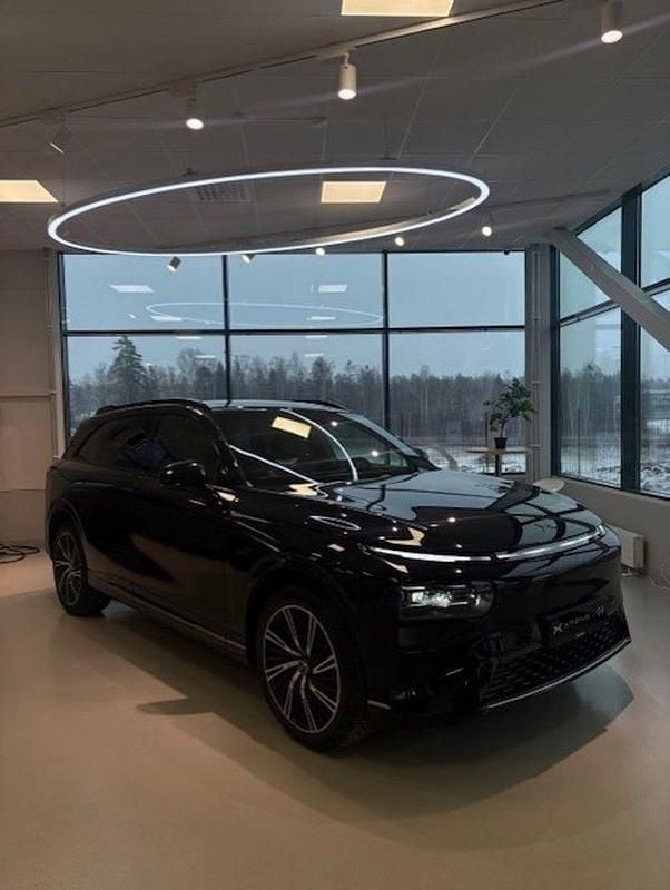 Svart Begagnad 2024 XPENG G9 SUV | 729 900 kr (Marknadspris) - Bild 1/2