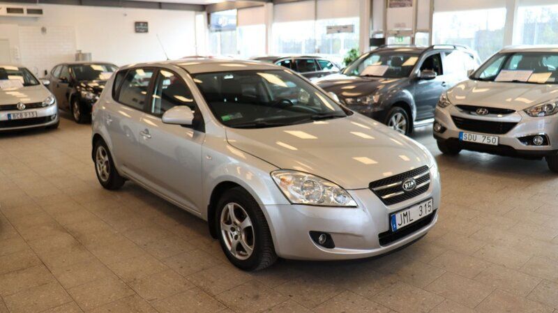 Silver Begagnad 2008 Kia Ceed EX Halvkombi | 49 900 kr (Marknadspris) - Bild 1/4