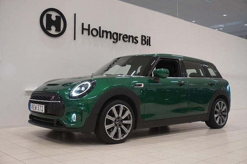 Grön Begagnad 2022 Mini Cooper Clubman Kombi | 299 500 kr - Bild 1/4