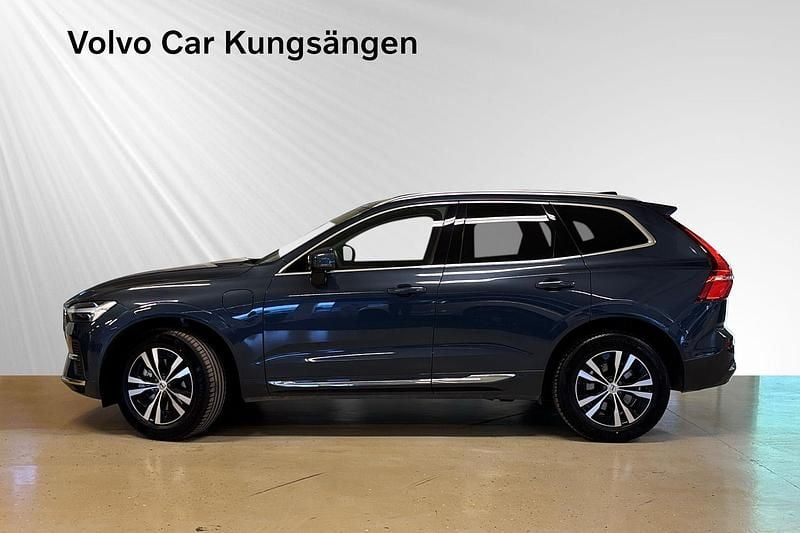 Begagnad Volvo XC60 Core 355 HK (261 kW) 2024 Vit SUV