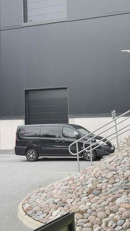 Svart Begagnad 2013 Peugeot Expert Van | 35 000 kr (Bra pris) - Bild 1/4