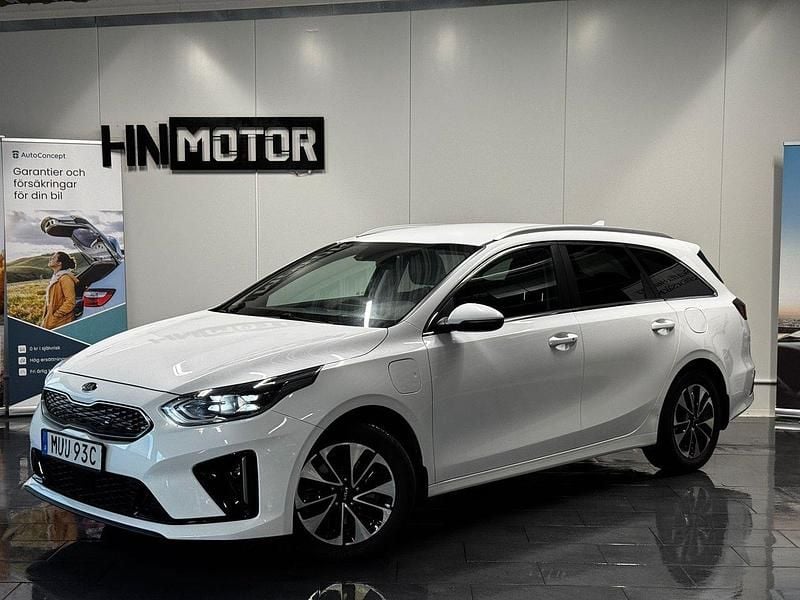 Vit Begagnad 2020 Kia Ceed Sportswagon Kombi | 214 900 kr (Marknadspris) - Bild 1/4