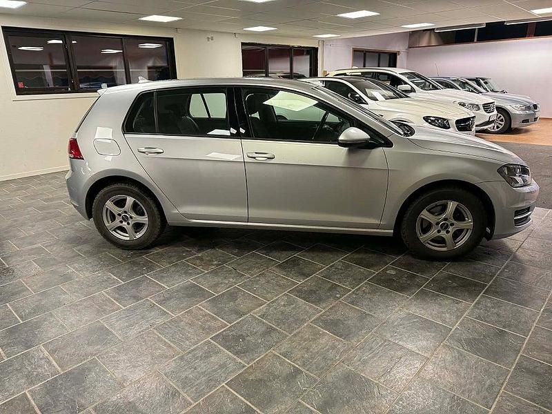 Begagnad VW Golf VII 105 HK (77 kW) 2013 Silver Halvkombi
