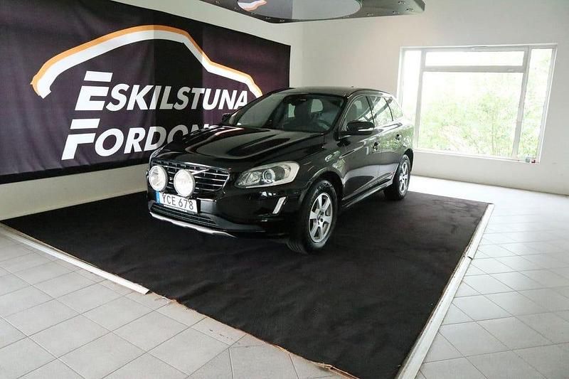 Svart Begagnad 2016 Volvo XC60 Momentum SUV | 159 900 kr (Marknadspris) - Bild 1/4