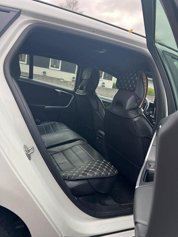 Begagnad Volvo V60 152 HK (111 kW) 2018 Vit Kombi