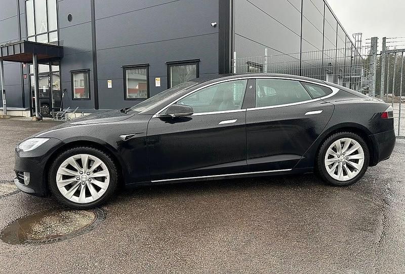 Svart Begagnad 2019 Tesla Model S Halvkombi | 249 900 kr (Superpris) - Bild 1/4