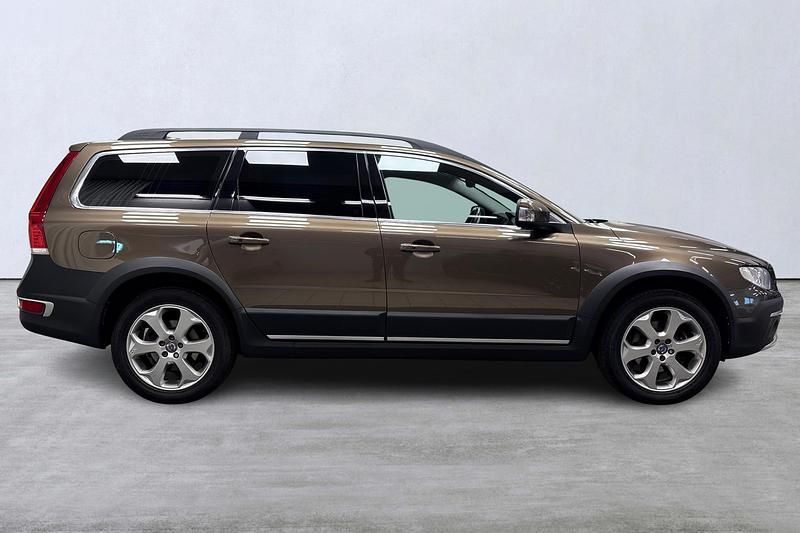 Begagnad Volvo XC70 Standard 181 HK (133 kW) 2016 Brun Kombi