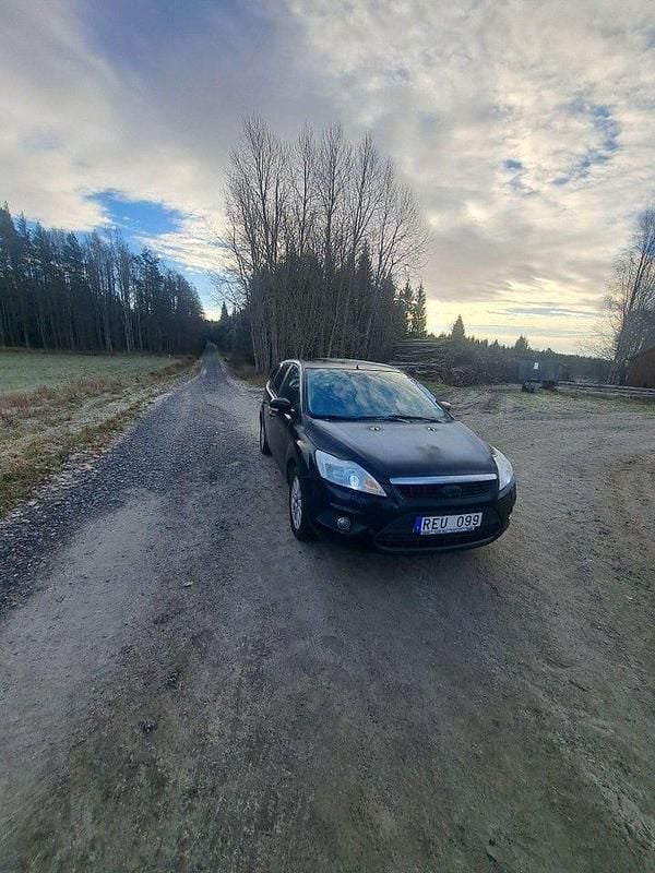 Begagnad 2011 Ford Focus Titanium Kombi | 20 000 kr (Bra pris) - Bild 1/4