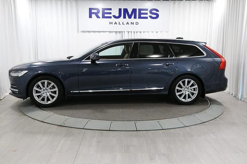 Begagnad Volvo V90 Inscription 151 HK (111 kW) 2017 Mörkblå (blå) Kombi