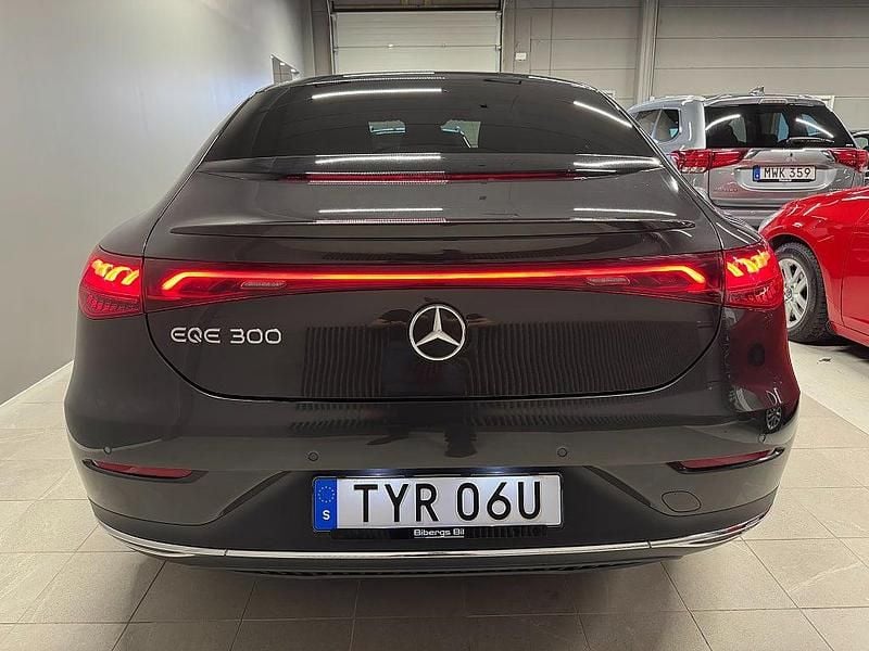 Begagnad Mercedes EQE300 Advanced Plus 180 kW (245 HK) 2023 Grå Sedan