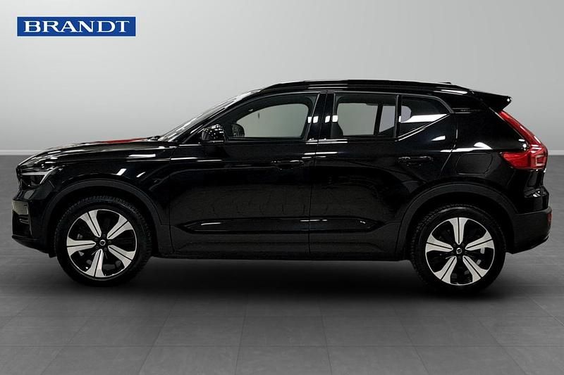 Begagnad Volvo XC40 Single Motor 175 kW (238 HK) 2023 Svart SUV