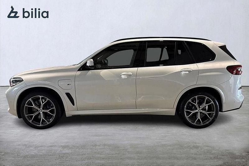 Vit Begagnad 2020 BMW X5 iPerformance SUV | 599 000 kr (Bra pris) - Bild 1/3