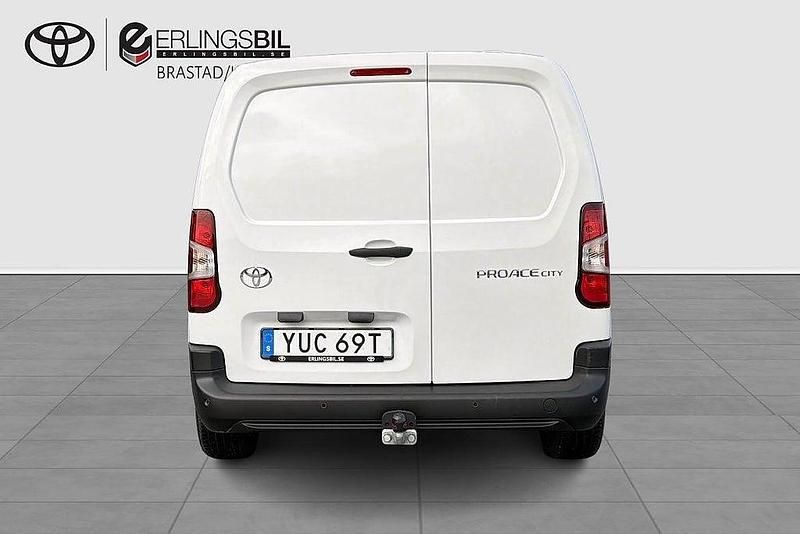 Begagnad Toyota Proace City City 131 HK (96 kW) 2024 Vit Minibuss