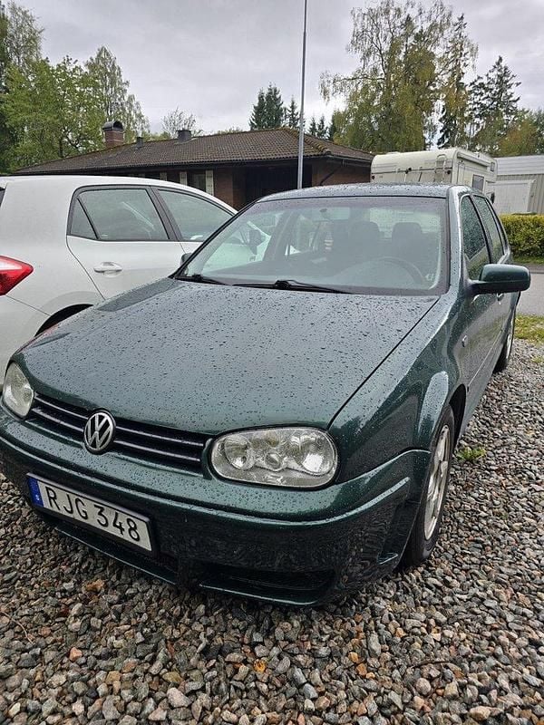 Grön Begagnad 2000 VW Golf IV GTI Halvkombi | 15 000 kr (Bra pris) - Bild 1/3