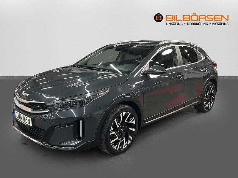 Grå Begagnad 2022 Kia XCeed SUV | 269 900 kr (Marknadspris) - Bild 1/4