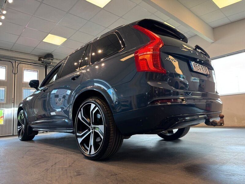 Begagnad Volvo XC90 R-Design 456 HK (335 kW) 2022 Mörkblå SUV