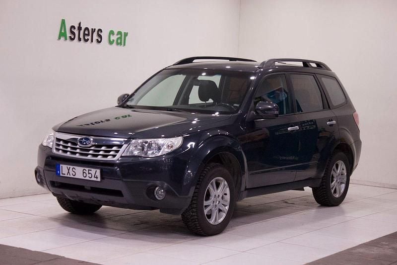 Mörkgrå Begagnad 2011 Subaru Forester SUV | 74 000 kr (Bra pris) - Bild 1/4