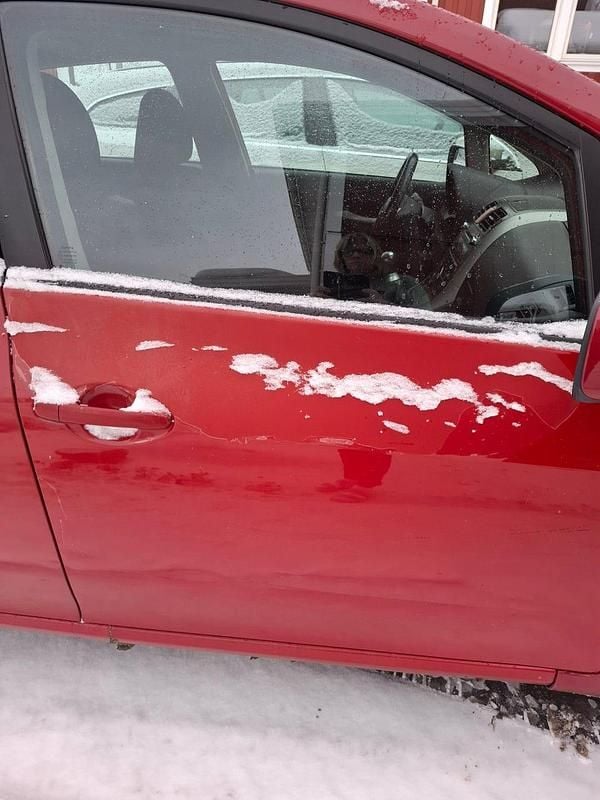 Begagnad Toyota Auris 124 HK (91 kW) 2008 Halvkombi