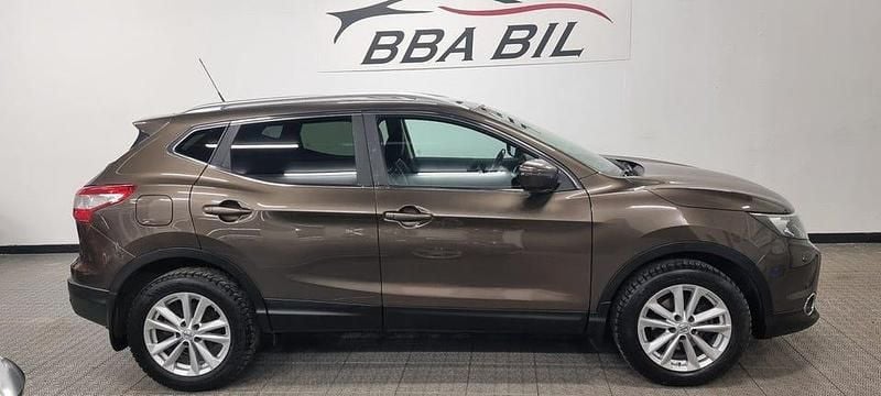 Brun Begagnad 2015 Nissan Qashqai SUV | 129 000 kr (Marknadspris) - Bild 1/4