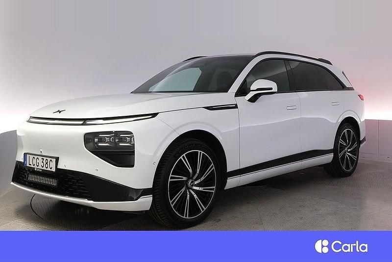 Vit Begagnad 2024 XPENG G9 SUV | 704 900 kr (Marknadspris) - Bild 1/4