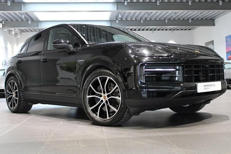 Svart Begagnad 2025 Porsche Cayenne SUV | 1 135 000 kr (Superpris) - Bild 1/4
