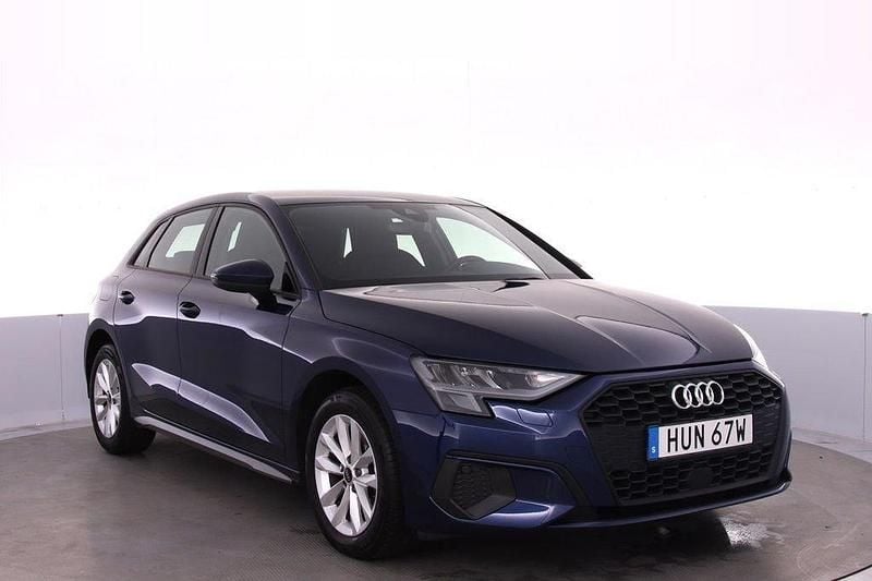 Blå Begagnad 2022 Audi A3 Proline Halvkombi | 239 000 kr (Marknadspris) - Bild 1/4