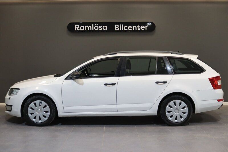 Vit Begagnad 2016 Skoda Octavia Kombi | 109 900 kr (Marknadspris) - Bild 1/4