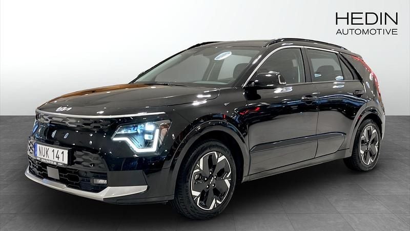 Svart (black) Begagnad 2022 Kia e-Niro SUV | 319 900 kr (Lite dyr) - Bild 1/4