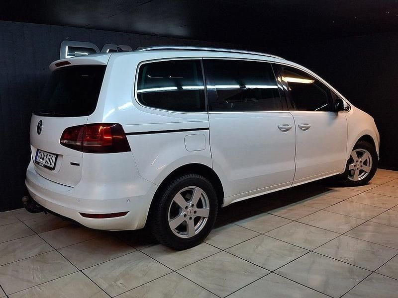 Begagnad VW Sharan 150 HK (110 kW) 2017 Vit Minibuss