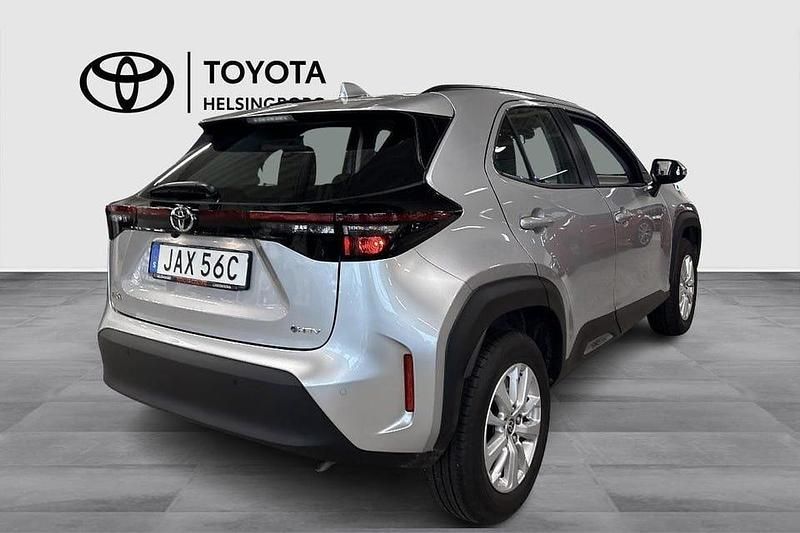 Begagnad Toyota Yaris Hybrid Active 117 HK (86 kW) 2024 Silver