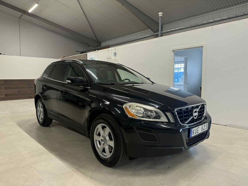 Svart Begagnad 2010 Volvo XC60 Momentum SUV | 69 900 kr (Marknadspris) - Bild 1/4