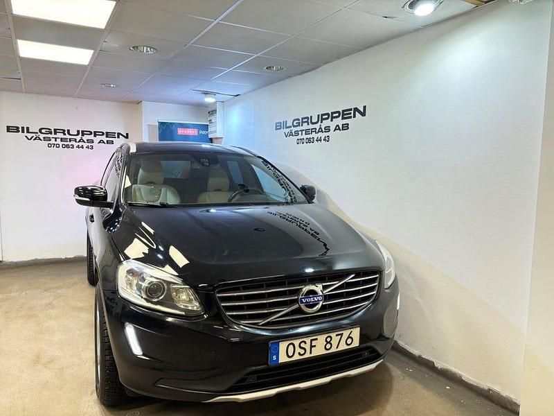 Begagnad Volvo XC60 Summum 190 HK (139 kW) 2016 Svart SUV