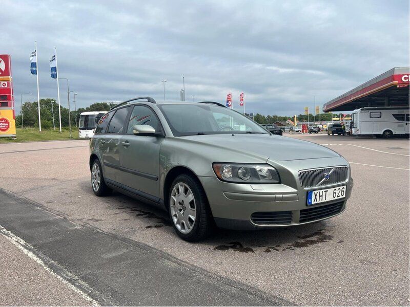 Grön Begagnad 2006 Volvo V50 Kombi | 22 900 kr (Bra pris) - Bild 1/4