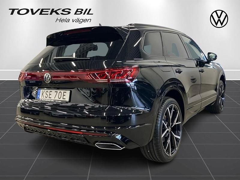 Ny VW Touareg 2025 Svart SUV