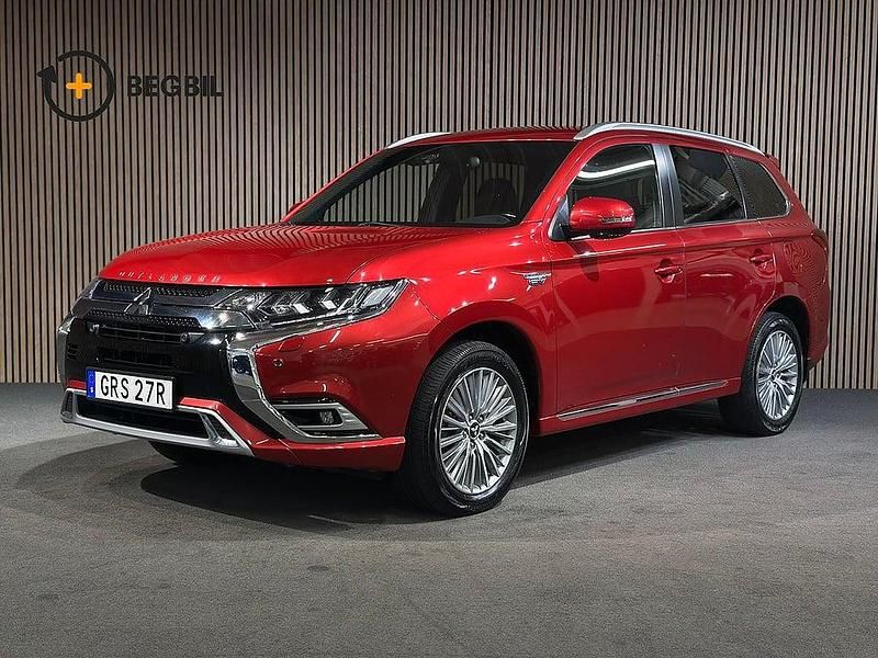 Röd Begagnad 2019 Mitsubishi Outlander P-HEV SUV | 267 400 kr (Marknadspris) - Bild 1/4
