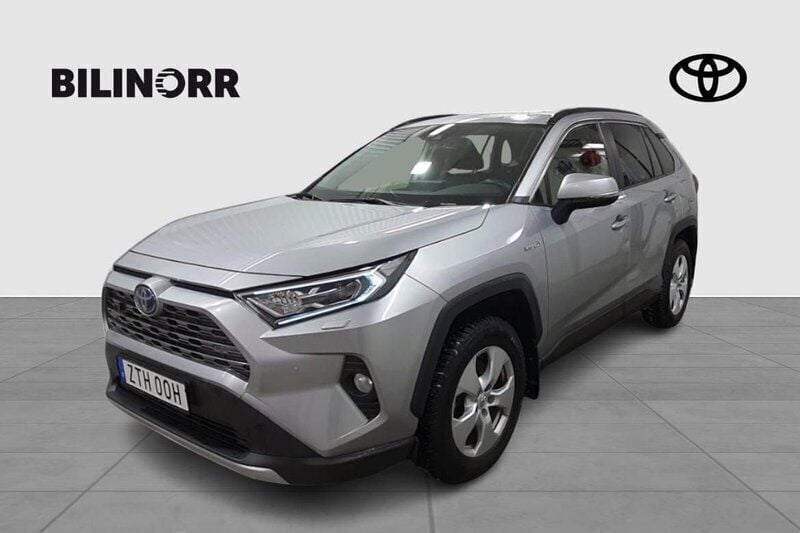 Silver Begagnad 2020 Toyota RAV4 Hybrid Executive SUV | 339 900 kr (Marknadspris) - Bild 1/3