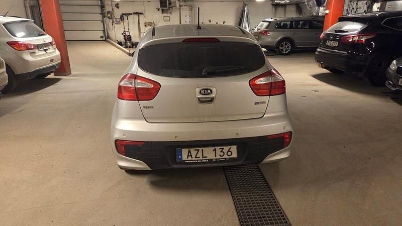 Begagnad Kia Rio 84 HK (61 kW) 2015 Silver