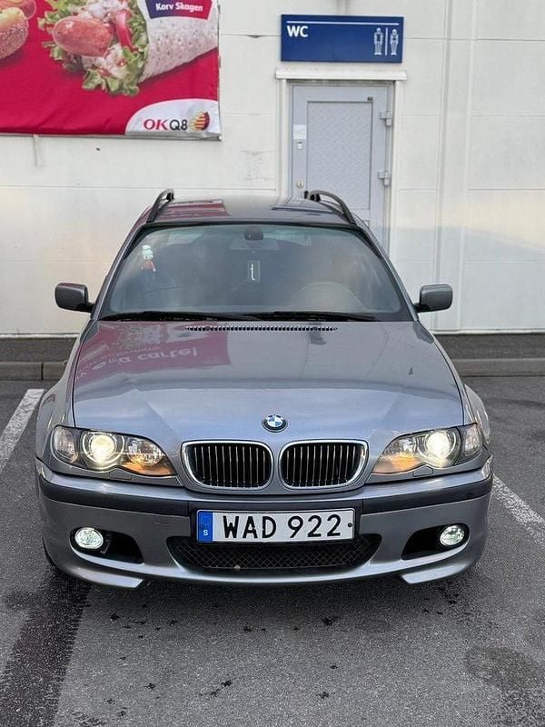 Grå Begagnad 2004 BMW 320 M Sport Kombi | 63 000 kr (Lite dyr) - Bild 1/4