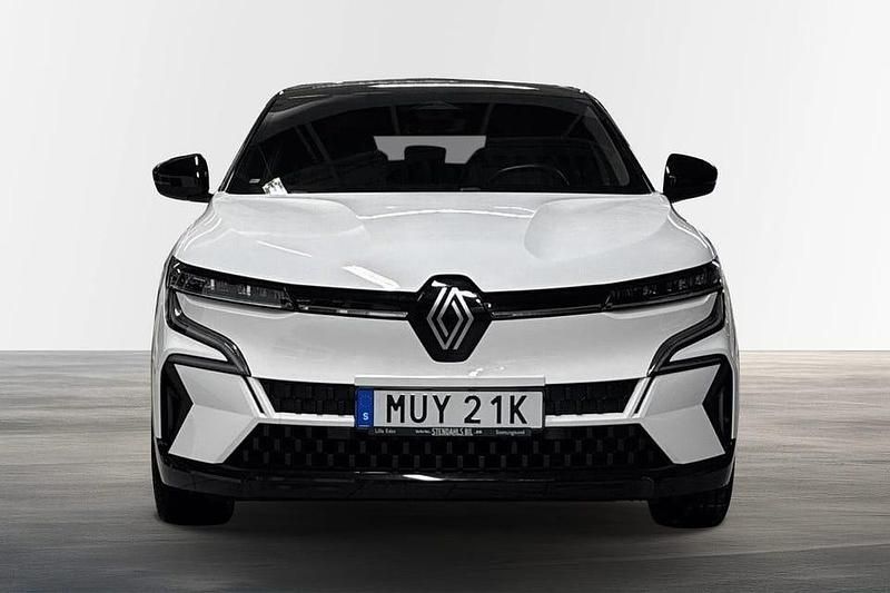 Begagnad Renault Mégane IV Techno 97 kW (132 HK) 2023 Vit Halvkombi