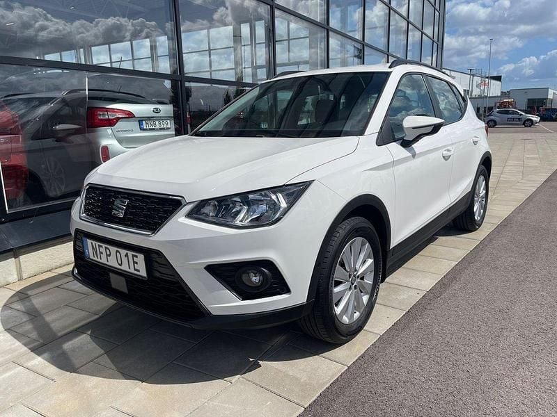 Vit Begagnad 2020 Seat Arona Style SUV | 129 900 kr (Marknadspris) - Bild 1/4