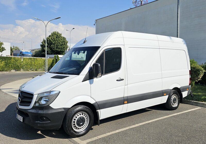 Vit Begagnad 2015 Mercedes Sprinter Van | 250 000 kr (Dyr) - Bild 1/4