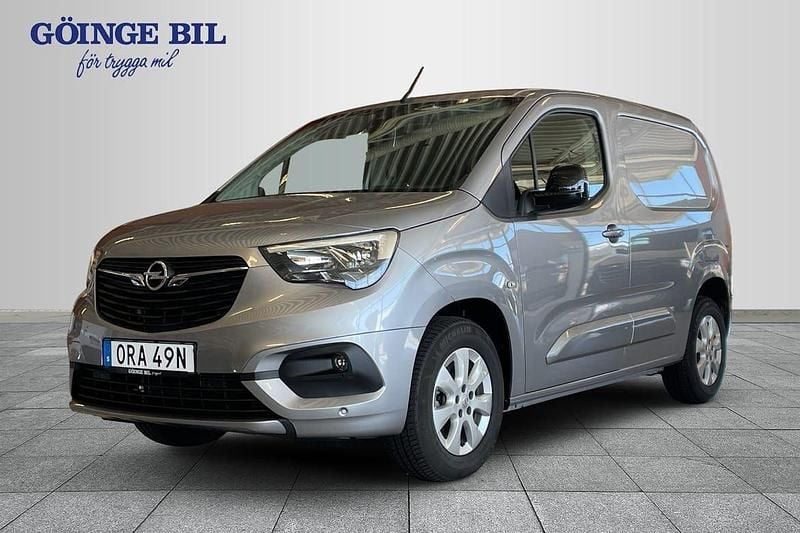Grå Begagnad 2023 Opel Combo-e Life Van | 273 750 kr - Bild 1/3